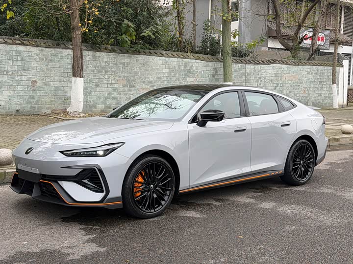 Фото 1 - Changan UNI-V