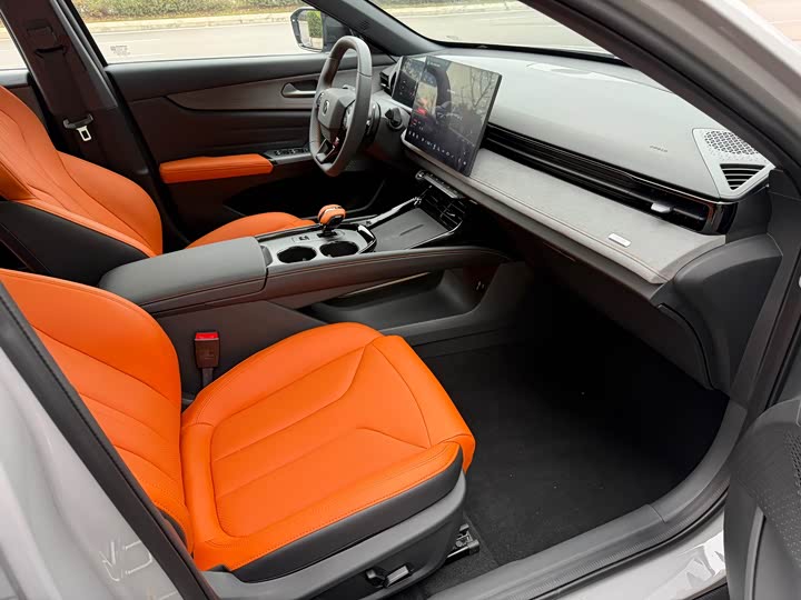 Фото 6 - Changan UNI-V