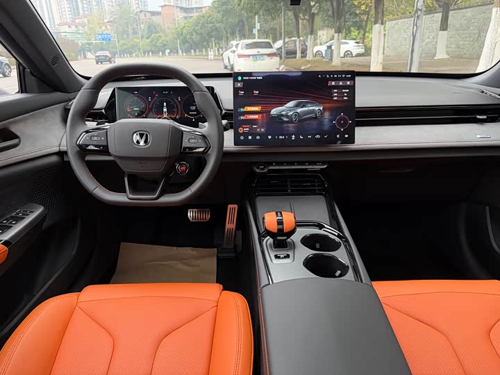 Фото 9 - Changan UNI-V