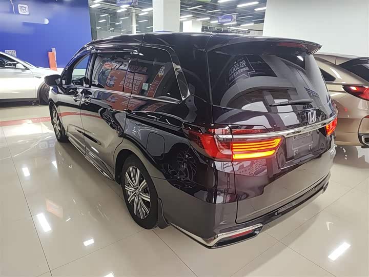 Фото 5 - Honda Odyssey