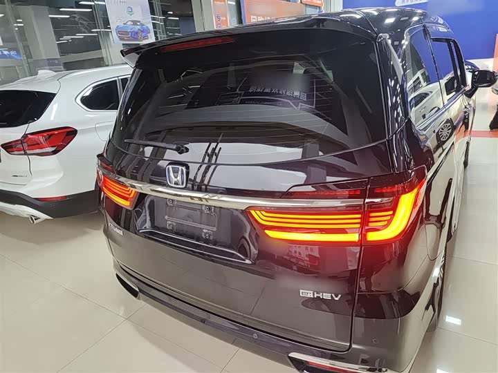 Фото 6 - Honda Odyssey