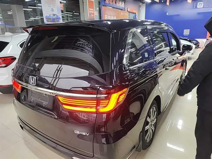 Фото 7 - Honda Odyssey