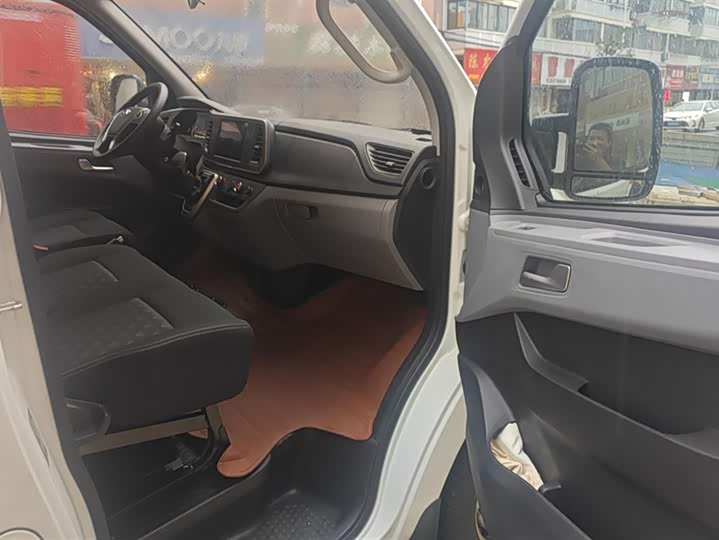 Фото 8 - Maxus V80