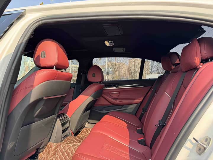 Фото 6 - BMW 5 Series