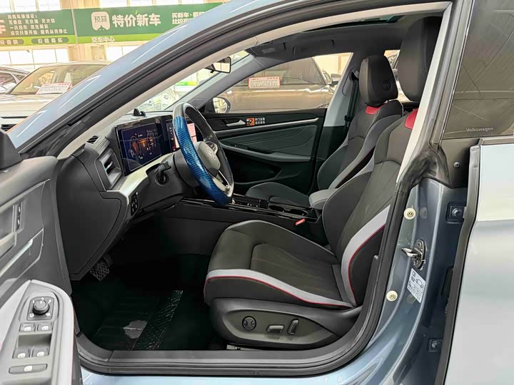 Фото 8 - Volkswagen Lamando L