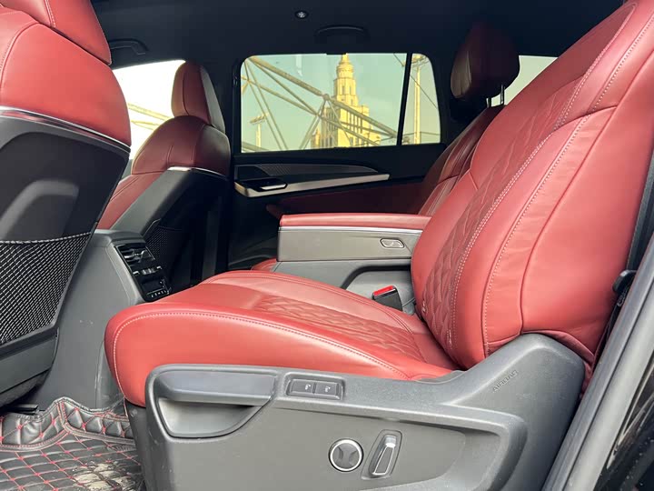 Фото 4 - Audi Q6