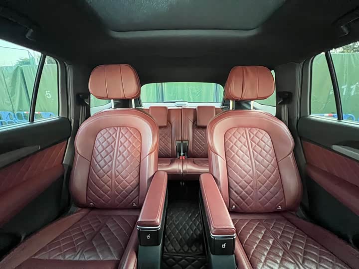 Фото 7 - Audi Q6