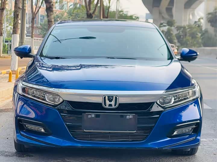 Фото 3 - Honda Accord