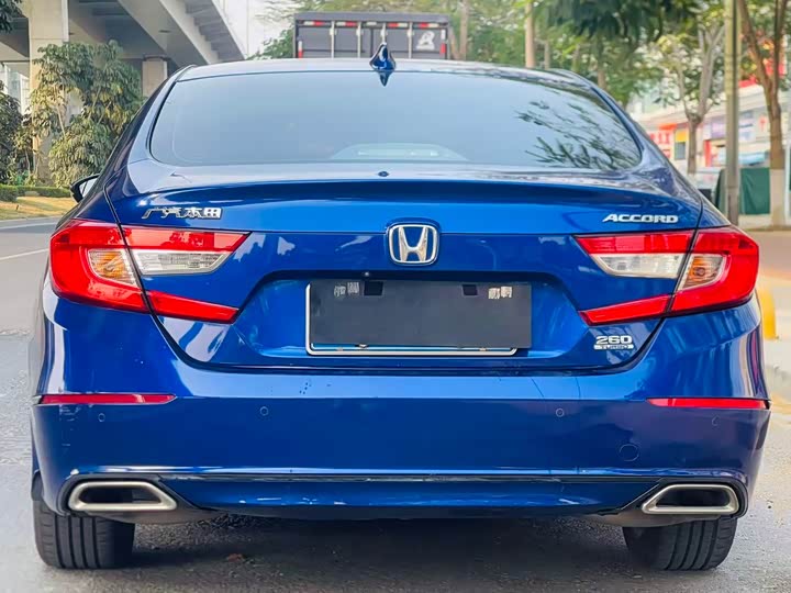 Фото 4 - Honda Accord