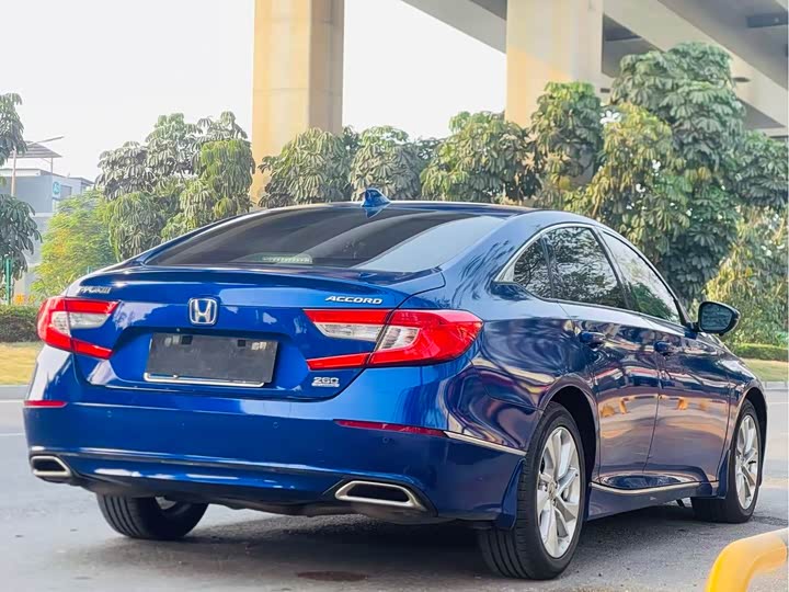 Фото 5 - Honda Accord