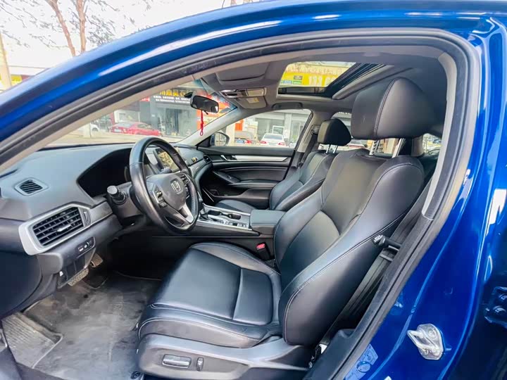 Фото 7 - Honda Accord