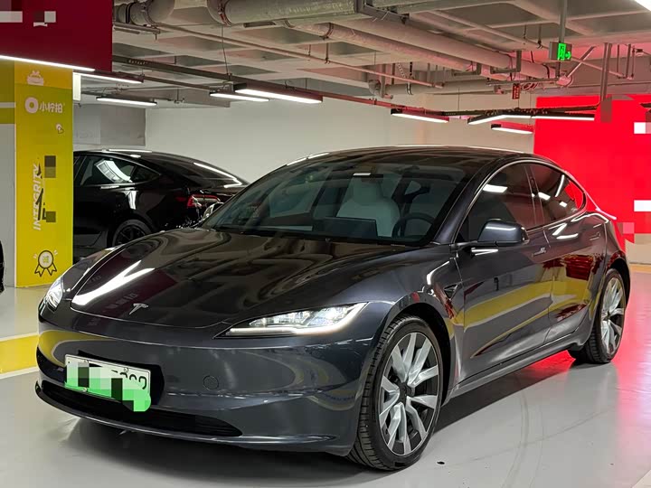 Фото 1 - Tesla Model 3