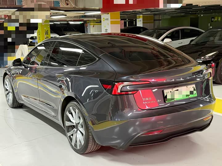 Фото 9 - Tesla Model 3