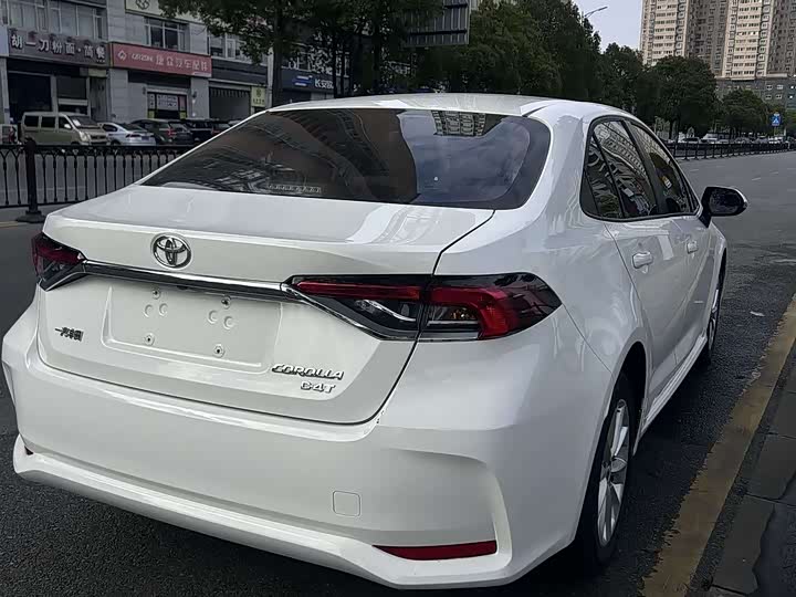 Фото 9 - Toyota Corolla