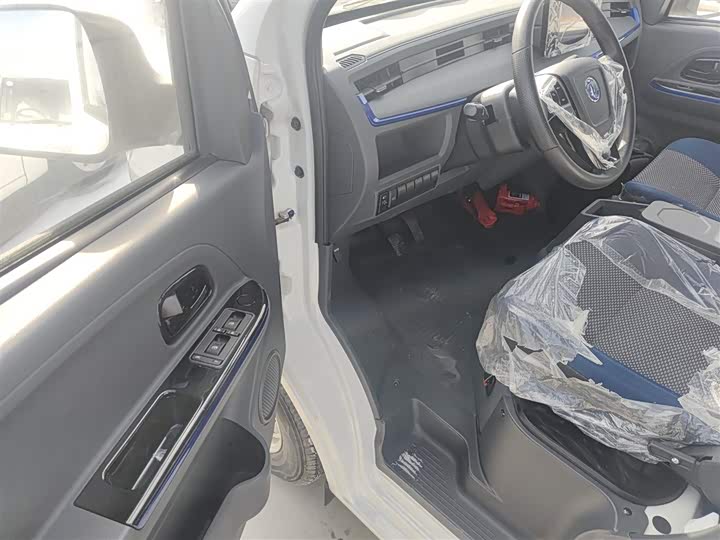 Фото 9 - Dongfeng EM27