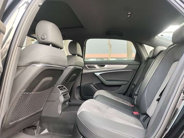 Фото 2 - Audi A6L