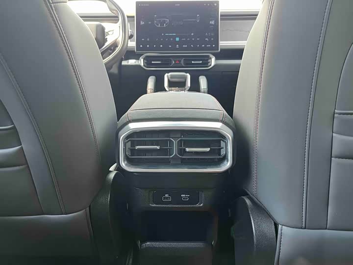 Фото 9 - Jetour T2