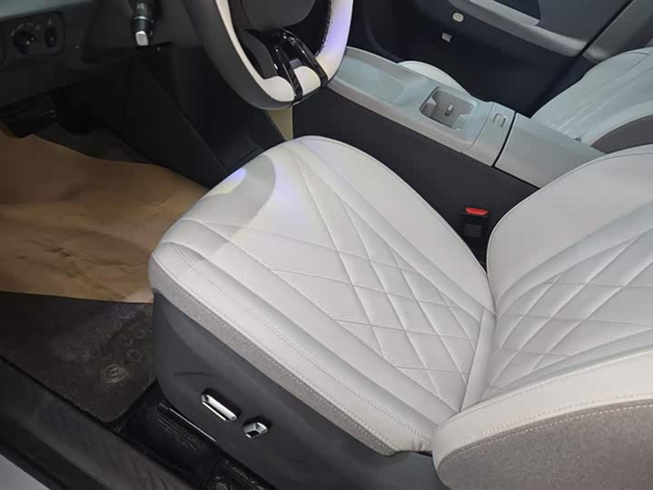 Фото 9 - BAIC Arcfox Kaola S