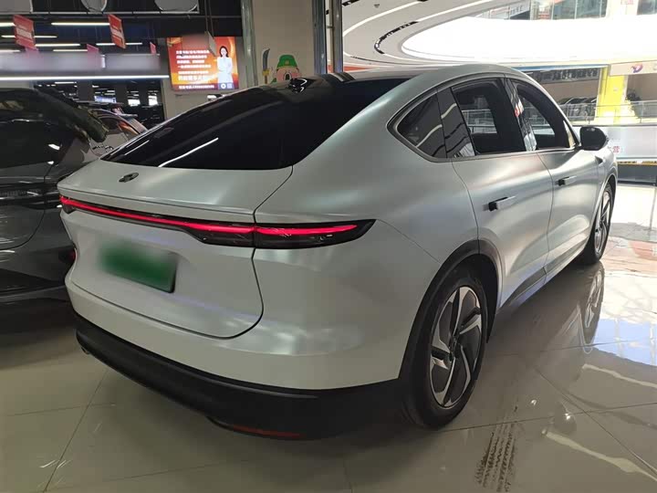 Фото 7 - Nio EC7