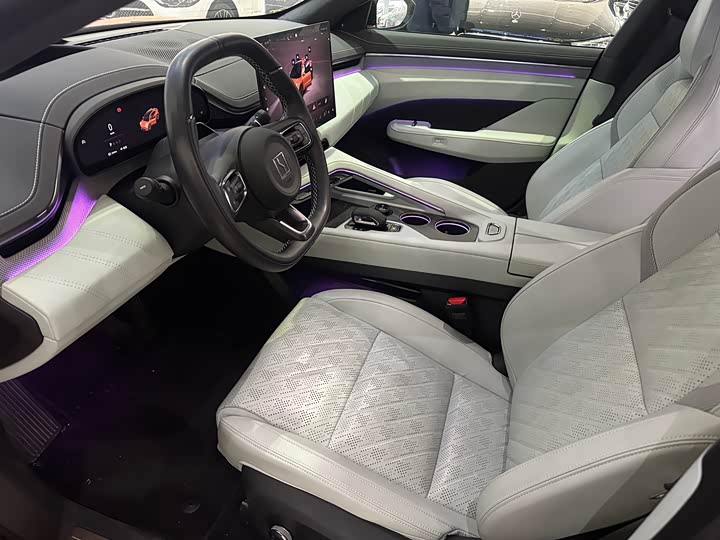 Фото 3 - Zeekr 001