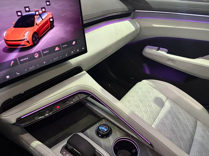 Фото 5 - Zeekr 001