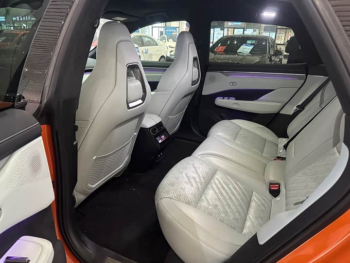 Фото 7 - Zeekr 001