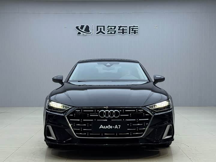 Фото 2 - Audi A7L