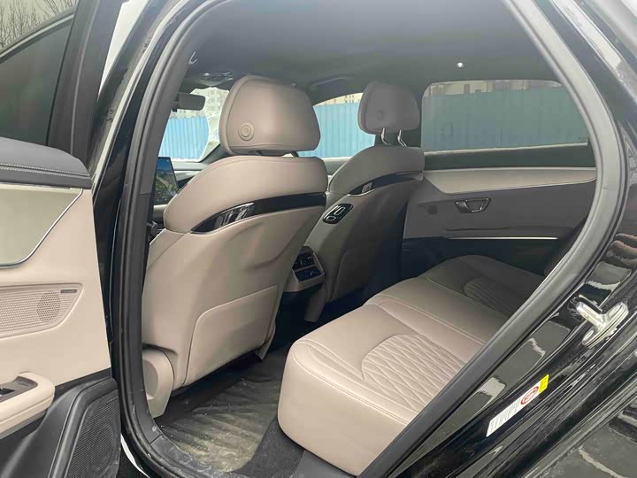 Фото 9 - BYD Han