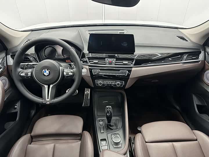 Фото 6 - BMW X1