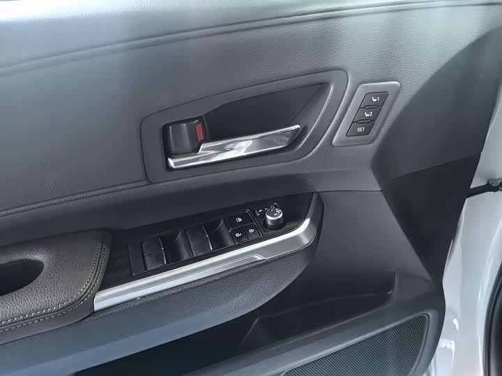 Фото 6 - Toyota Granvia