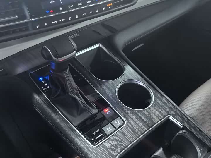 Фото 8 - Toyota Granvia