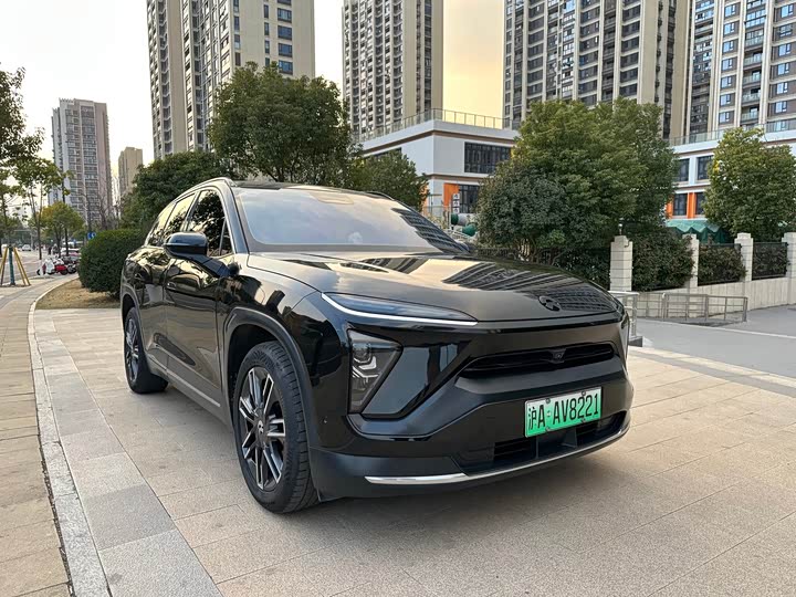 Фото 2 - Nio ES6