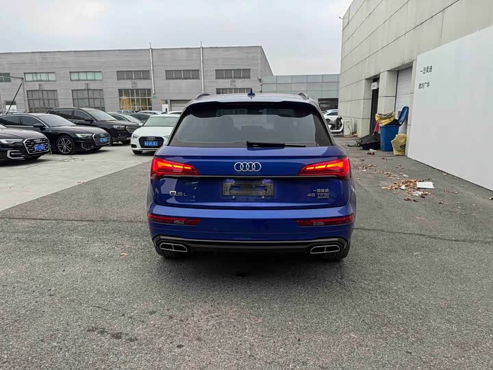 Фото 5 - Audi Q5L