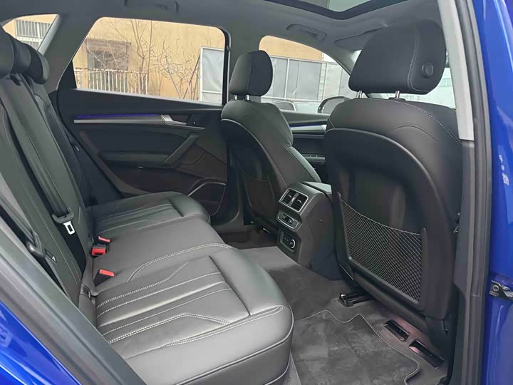 Фото 7 - Audi Q5L