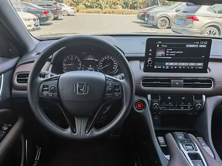 Фото 5 - Honda UR-V