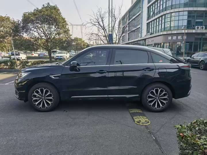 Фото 7 - Honda UR-V