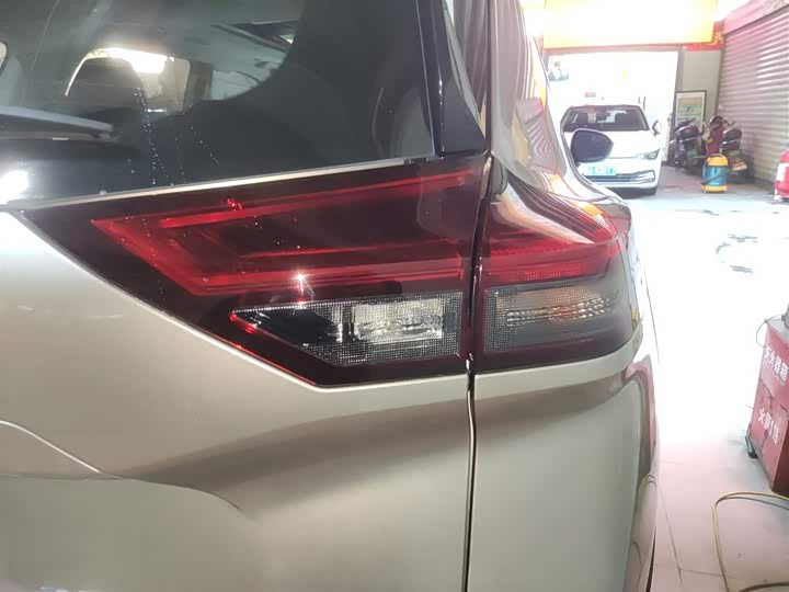 Фото 8 - Nissan X-Trail