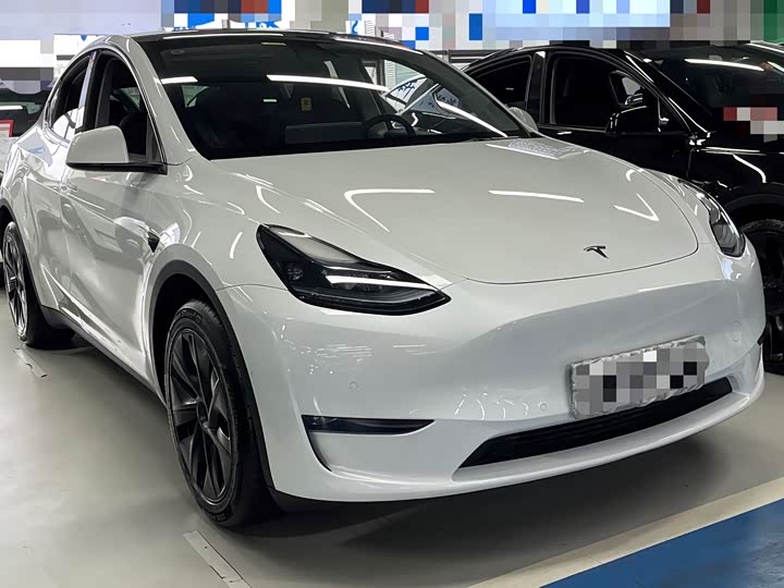 Фото 3 - Tesla Model Y
