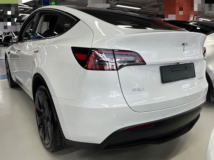 Фото 4 - Tesla Model Y