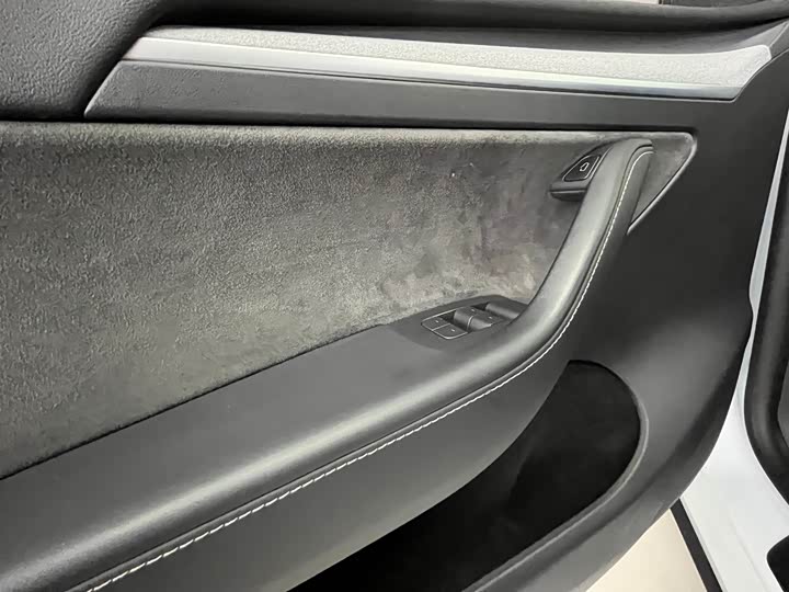 Фото 8 - Tesla Model Y