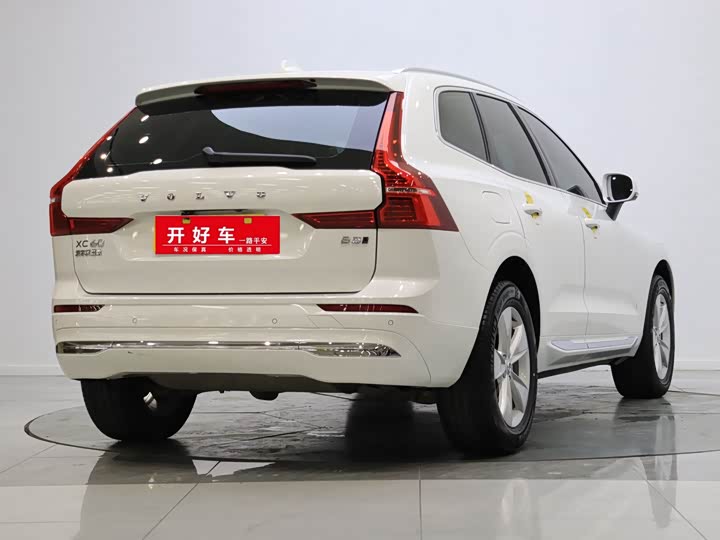 Фото 4 - Volvo XC60