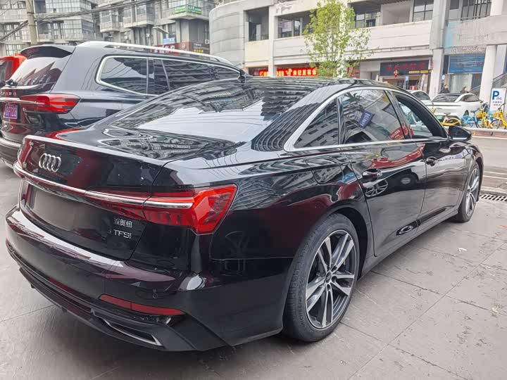 Фото 4 - Audi A6L