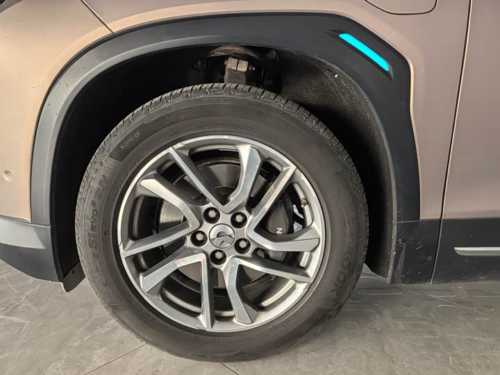 Фото 3 - Nio EC6