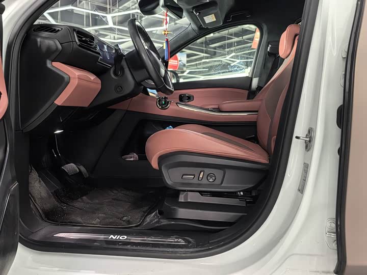 Фото 4 - Nio EC6