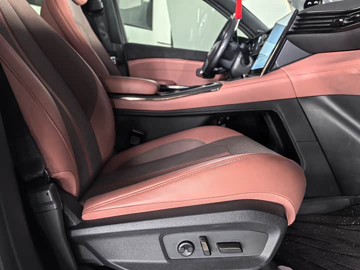 Фото 7 - Nio EC6