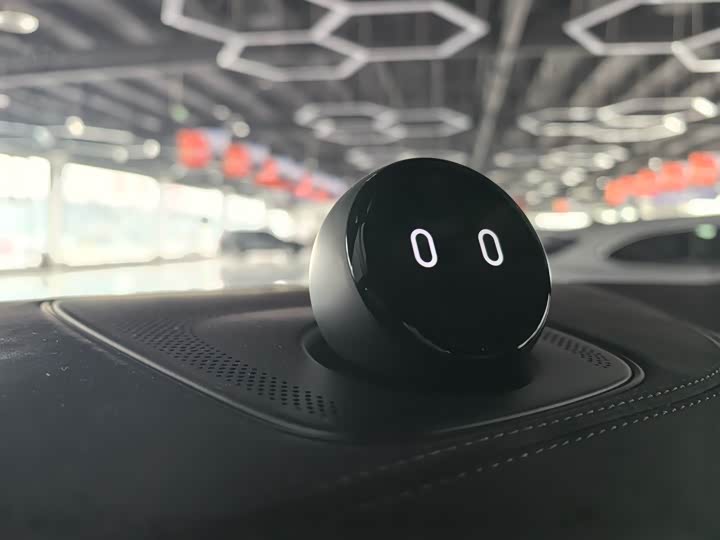 Фото 8 - Nio EC6