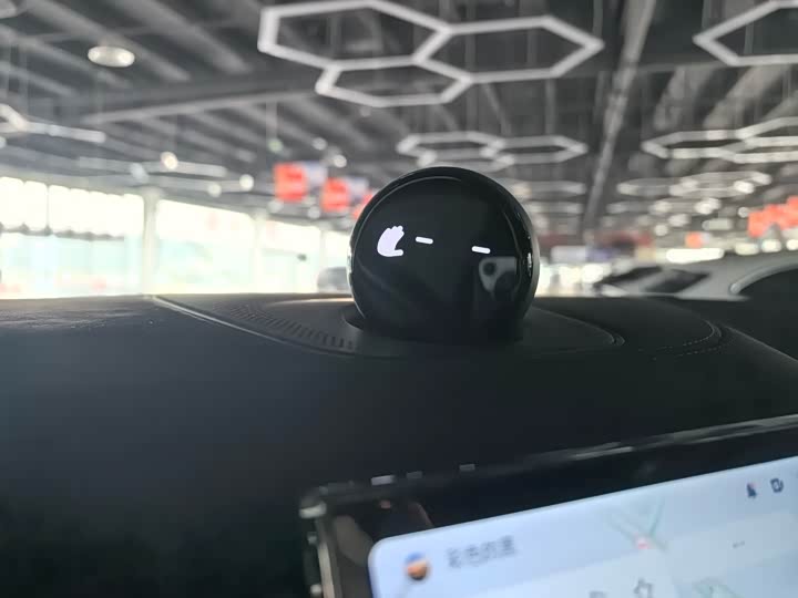 Фото 9 - Nio EC6