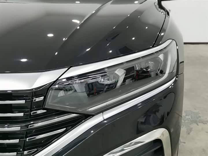 Фото 7 - Volkswagen Passat