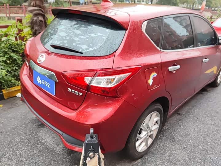 Фото 3 - Nissan Tiida