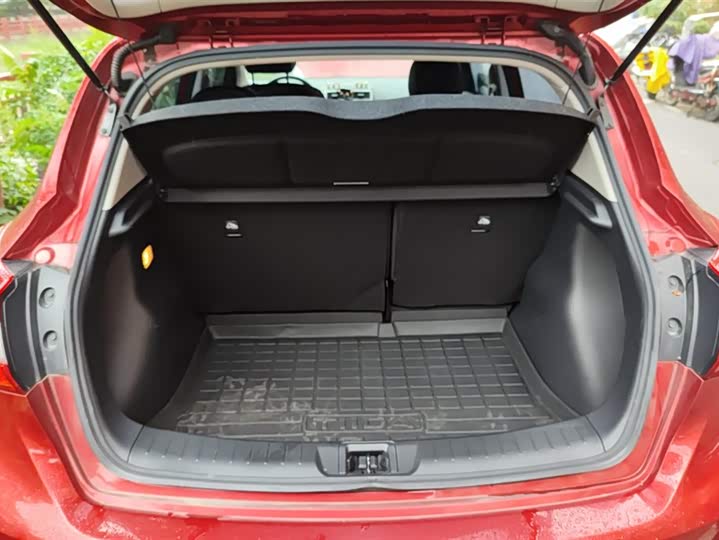 Фото 4 - Nissan Tiida